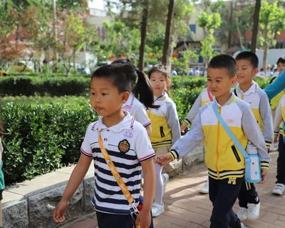 走進(jìn)小學(xué),赴一場(chǎng)成長(zhǎng)之約 --濟(jì)南市七里山幼兒園參觀小學(xué)活動(dòng)