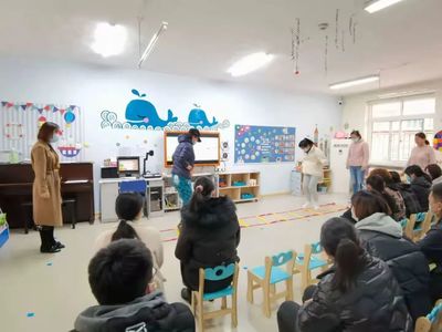 用心對話,溫暖前行---濟南市七里山幼兒園家長會活動