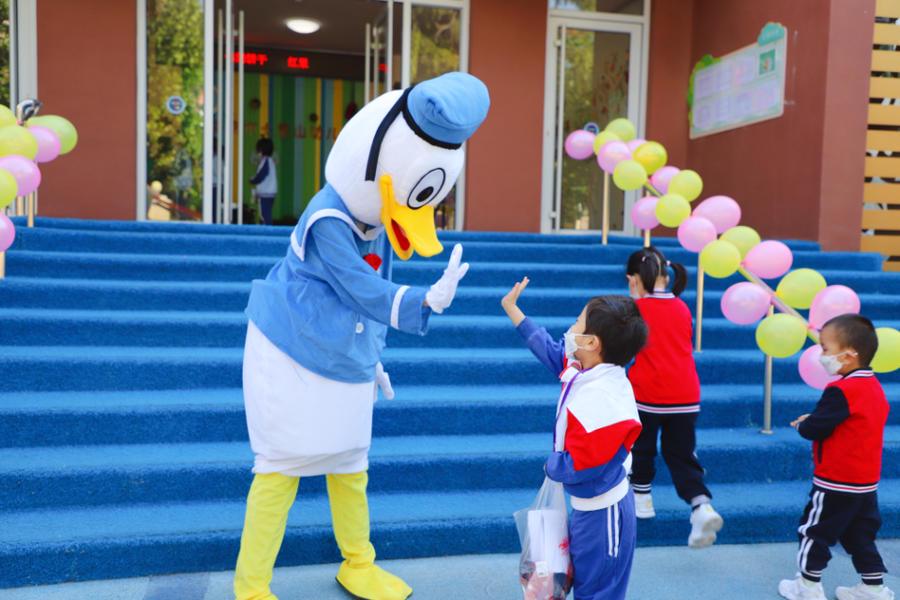 精心準(zhǔn)備入園禮，濟(jì)南市七里山幼兒園溫馨迎接萌寶歸來(lái)